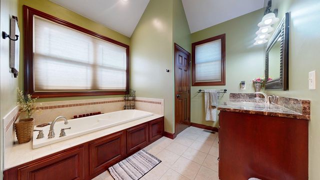 3880 Horizon Dr, Mansfield, OH 44903