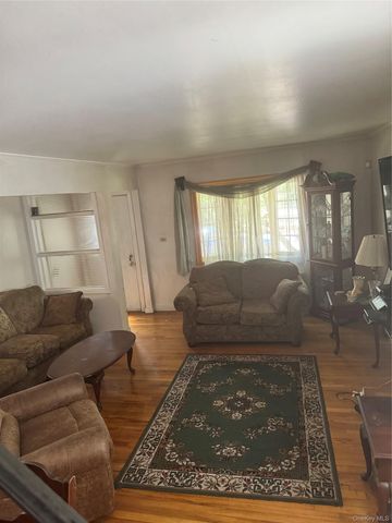 8019 Grand Central Parkway, East Elmhurst, NY 11370