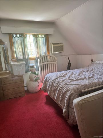8019 Grand Central Parkway, East Elmhurst, NY 11370
