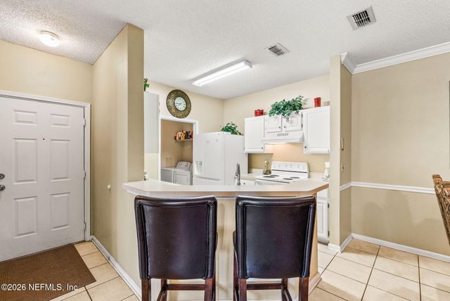 10000 GATE Parkway 2015, Jacksonville, FL 32246