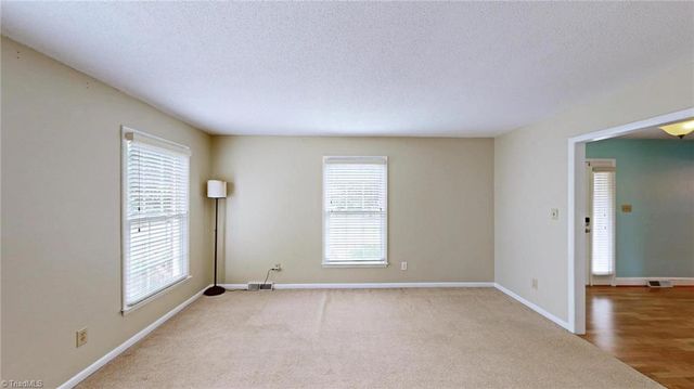 1007 Shalimar Drive, High Point, NC 27262
