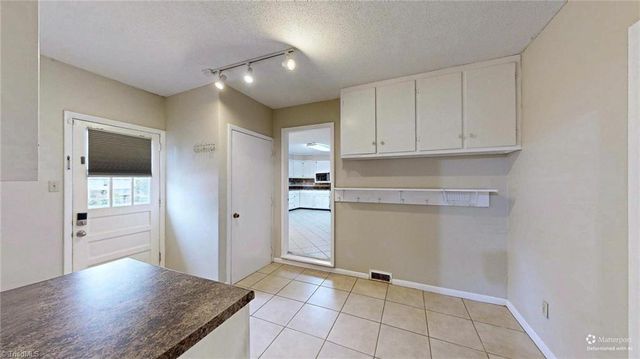 1007 Shalimar Drive, High Point, NC 27262