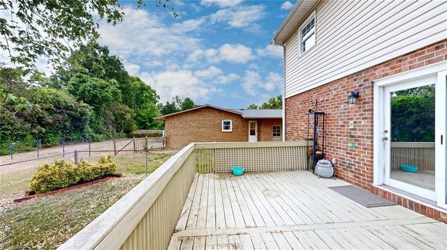 1007 Shalimar Drive, High Point, NC 27262