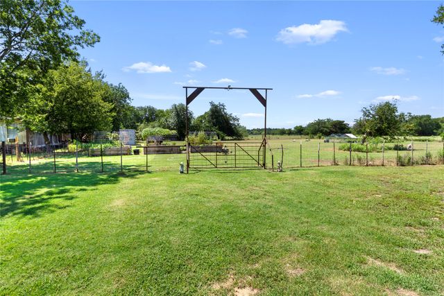 7420 SW County Road 2030, Purdon, TX 76679