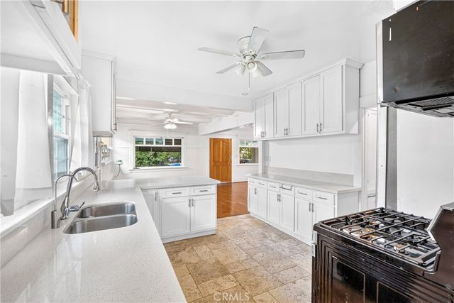 659 E 52nd Place, Los Angeles, CA 90011