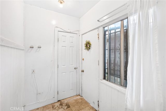 659 E 52nd Place, Los Angeles, CA 90011