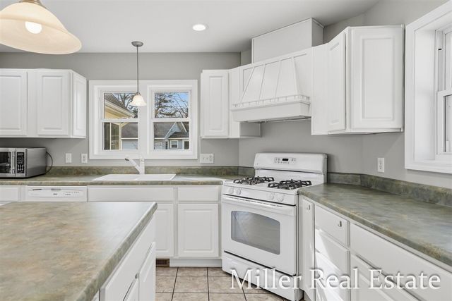 4029 Grandview Drive, Shelbyville, MI 49344