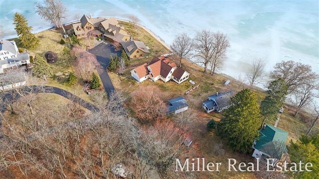 4029 Grandview Drive, Shelbyville, MI 49344