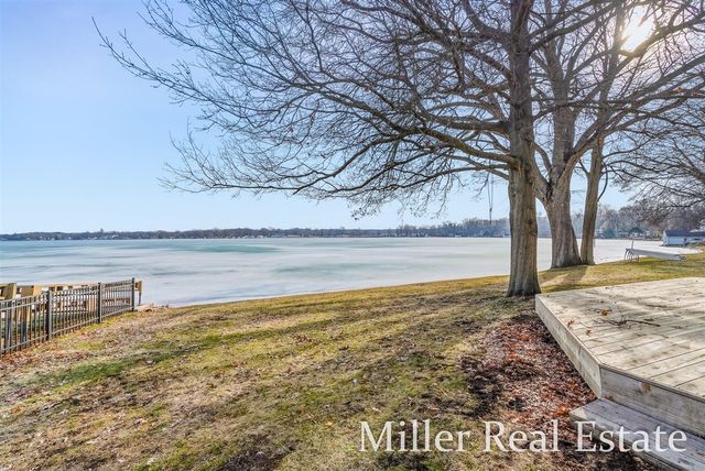 4029 Grandview Drive, Shelbyville, MI 49344