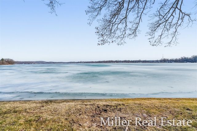 4029 Grandview Drive, Shelbyville, MI 49344