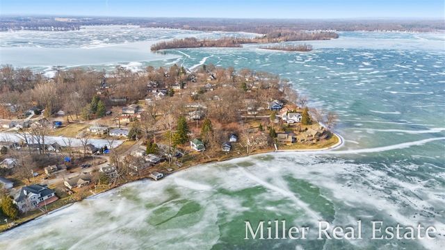 4029 Grandview Drive, Shelbyville, MI 49344