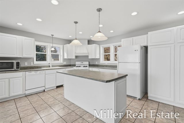 4029 Grandview Drive, Shelbyville, MI 49344