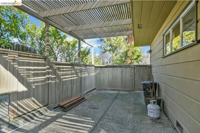 558 Lakewood Cir, Walnut Creek, CA 94598