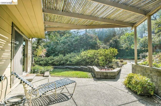 558 Lakewood Cir, Walnut Creek, CA 94598