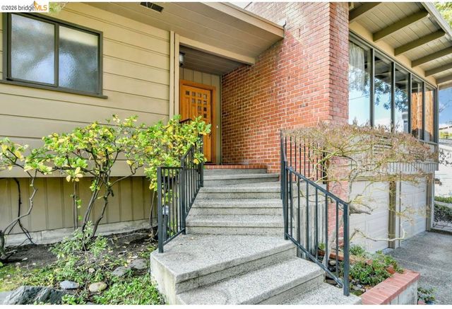 558 Lakewood Cir, Walnut Creek, CA 94598