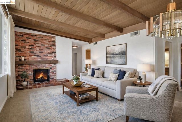 558 Lakewood Cir, Walnut Creek, CA 94598