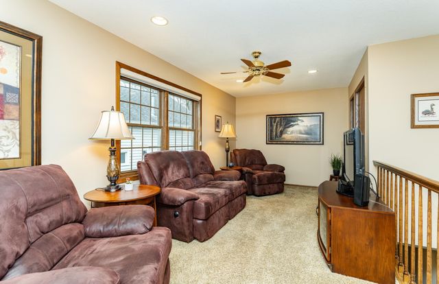 642 Chalet Drive NW, Rochester, MN 55901