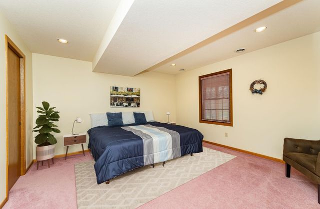 642 Chalet Drive NW, Rochester, MN 55901