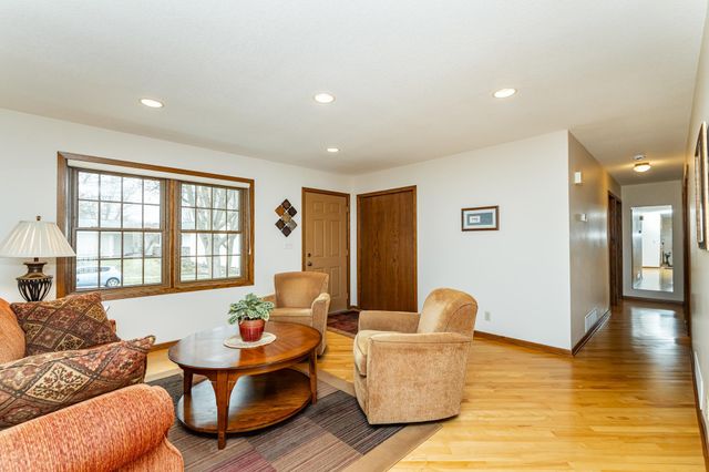 642 Chalet Drive NW, Rochester, MN 55901