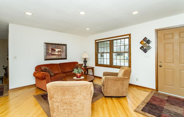 642 Chalet Drive NW, Rochester, MN 55901