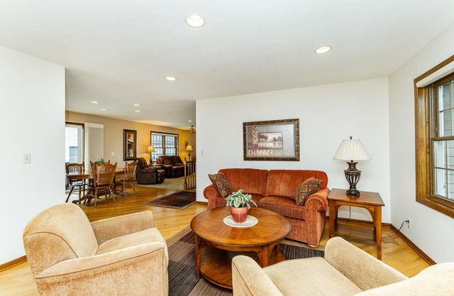 642 Chalet Drive NW, Rochester, MN 55901