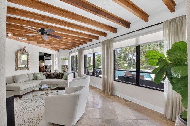706 Foxpointe Circle, Delray Beach, FL 33445