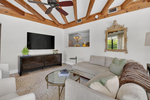 706 Foxpointe Circle, Delray Beach, FL 33445