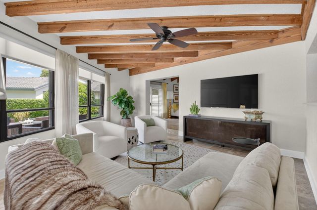 706 Foxpointe Circle, Delray Beach, FL 33445
