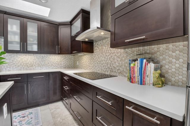 706 Foxpointe Circle, Delray Beach, FL 33445