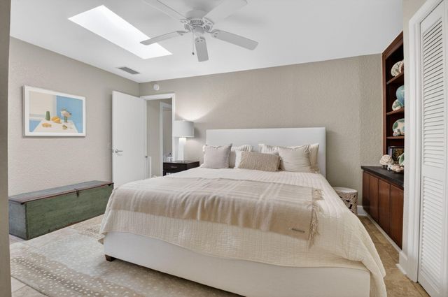 706 Foxpointe Circle, Delray Beach, FL 33445