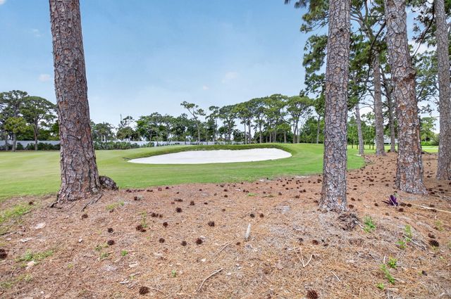 706 Foxpointe Circle, Delray Beach, FL 33445