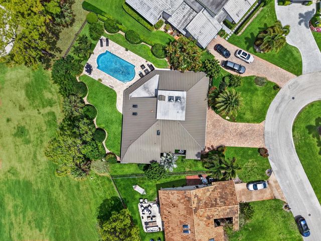 706 Foxpointe Circle, Delray Beach, FL 33445