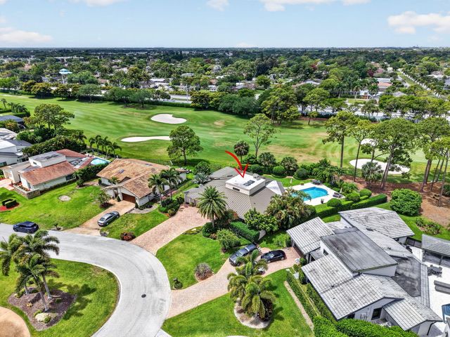 706 Foxpointe Circle, Delray Beach, FL 33445