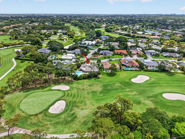 706 Foxpointe Circle, Delray Beach, FL 33445