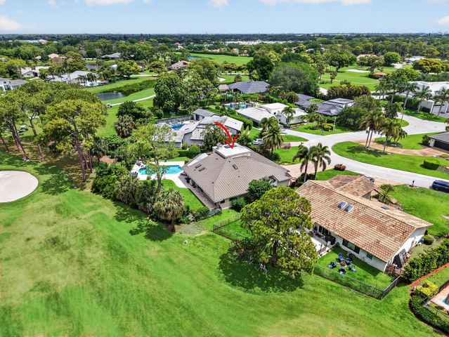 706 Foxpointe Circle, Delray Beach, FL 33445