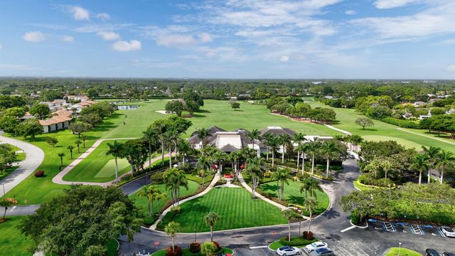 706 Foxpointe Circle, Delray Beach, FL 33445