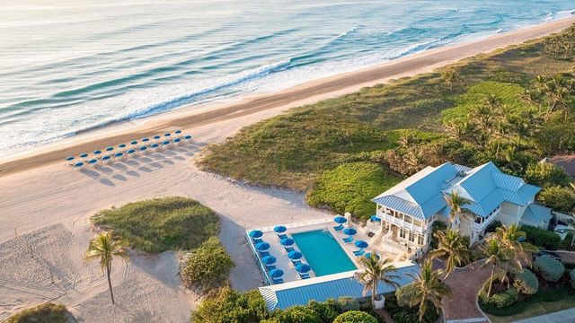 706 Foxpointe Circle, Delray Beach, FL 33445