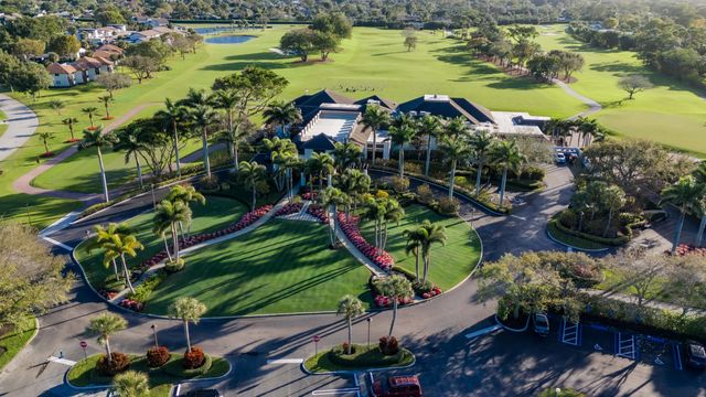 706 Foxpointe Circle, Delray Beach, FL 33445