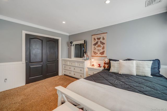 8 Kimberly Court, Manorville, NY 11949