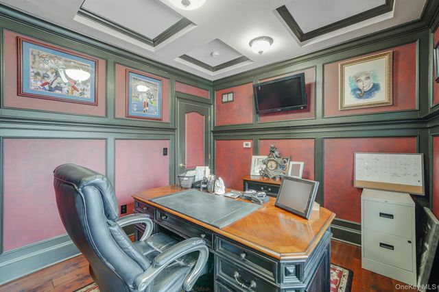 8 Kimberly Court, Manorville, NY 11949