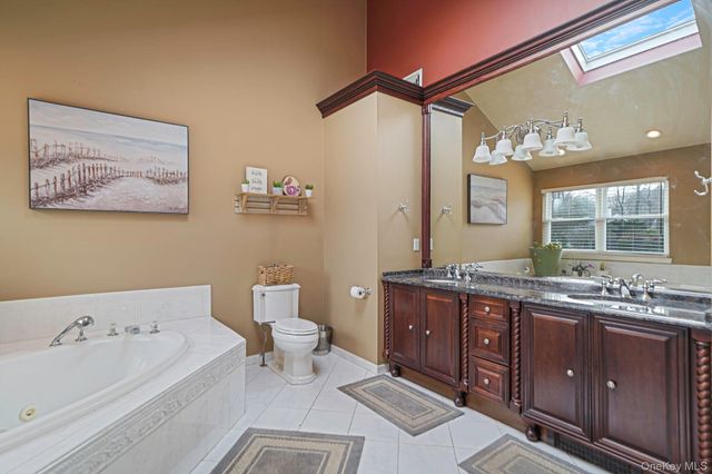 8 Kimberly Court, Manorville, NY 11949