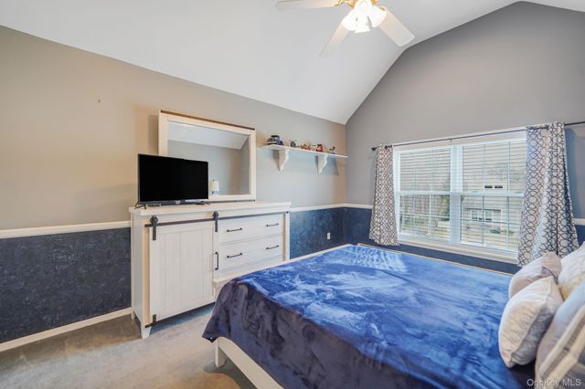 8 Kimberly Court, Manorville, NY 11949