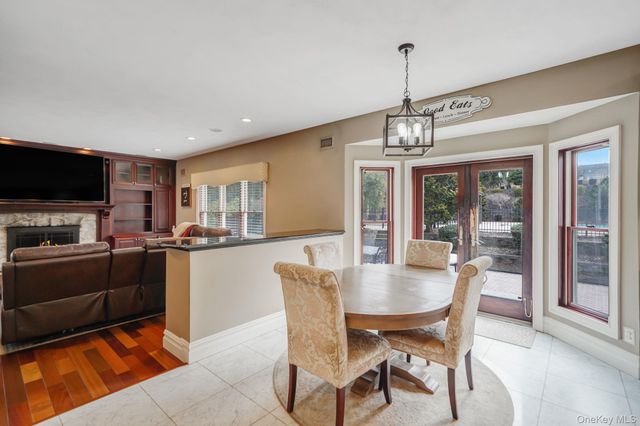 8 Kimberly Court, Manorville, NY 11949