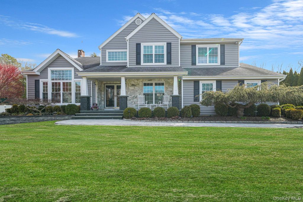 8 Kimberly Court, Manorville, NY 11949