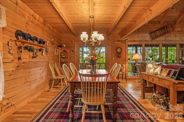 215 Goldenleaf Road, Mars Hill, NC 28754