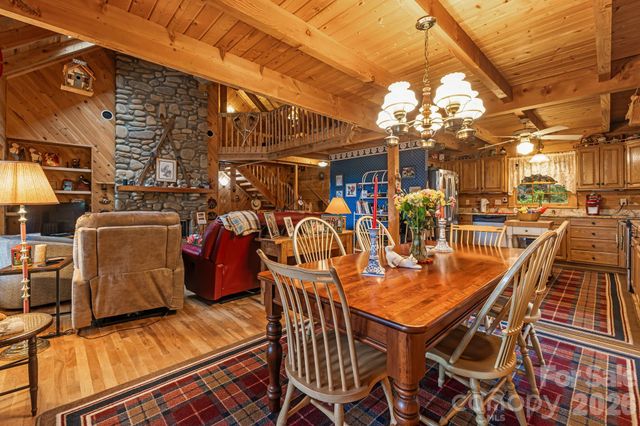 215 Goldenleaf Road, Mars Hill, NC 28754