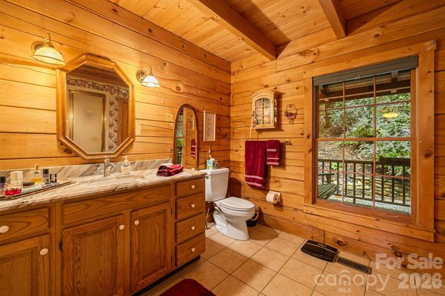 215 Goldenleaf Road, Mars Hill, NC 28754