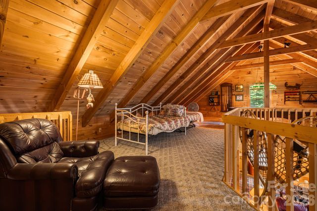 215 Goldenleaf Road, Mars Hill, NC 28754