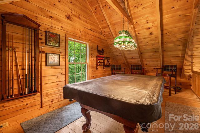 215 Goldenleaf Road, Mars Hill, NC 28754