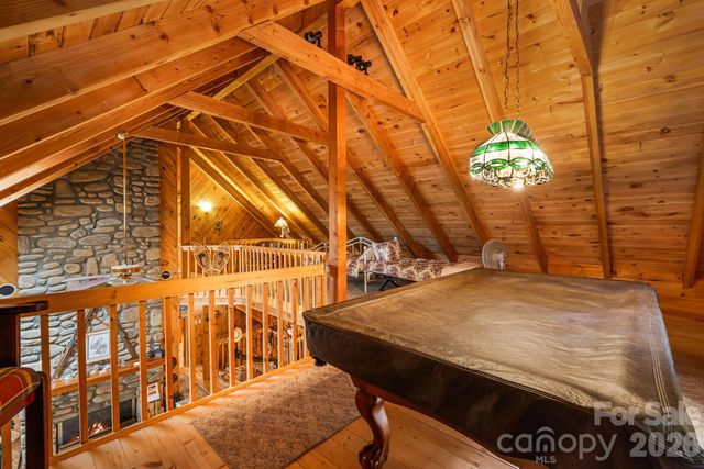 215 Goldenleaf Road, Mars Hill, NC 28754